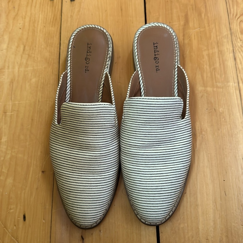 Indigo rd. White and Black Striped Flats